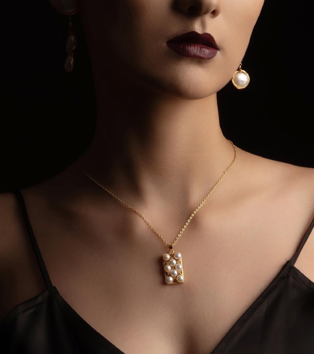 Les Basiles PENDENTIF LIVIA AQUILIA En Perles D'Akoya Montées Sur Argent Sterling 925 Plaqué Or 18 Carats