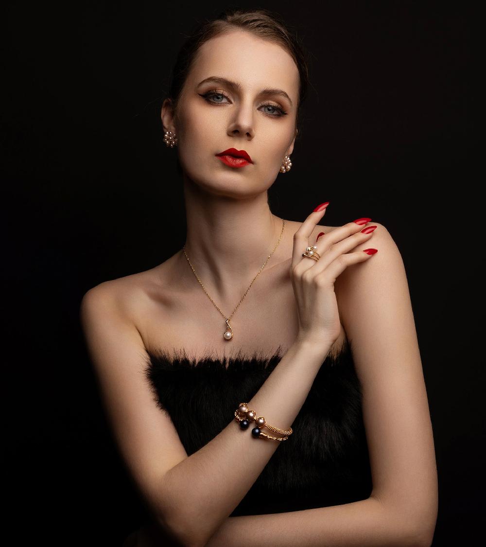 Les Basiles PENDENTIF PERLA AQUILIA En Perles D'Akoya Montées Sur Argent Sterling 925 Plaqué Or 18 Carats