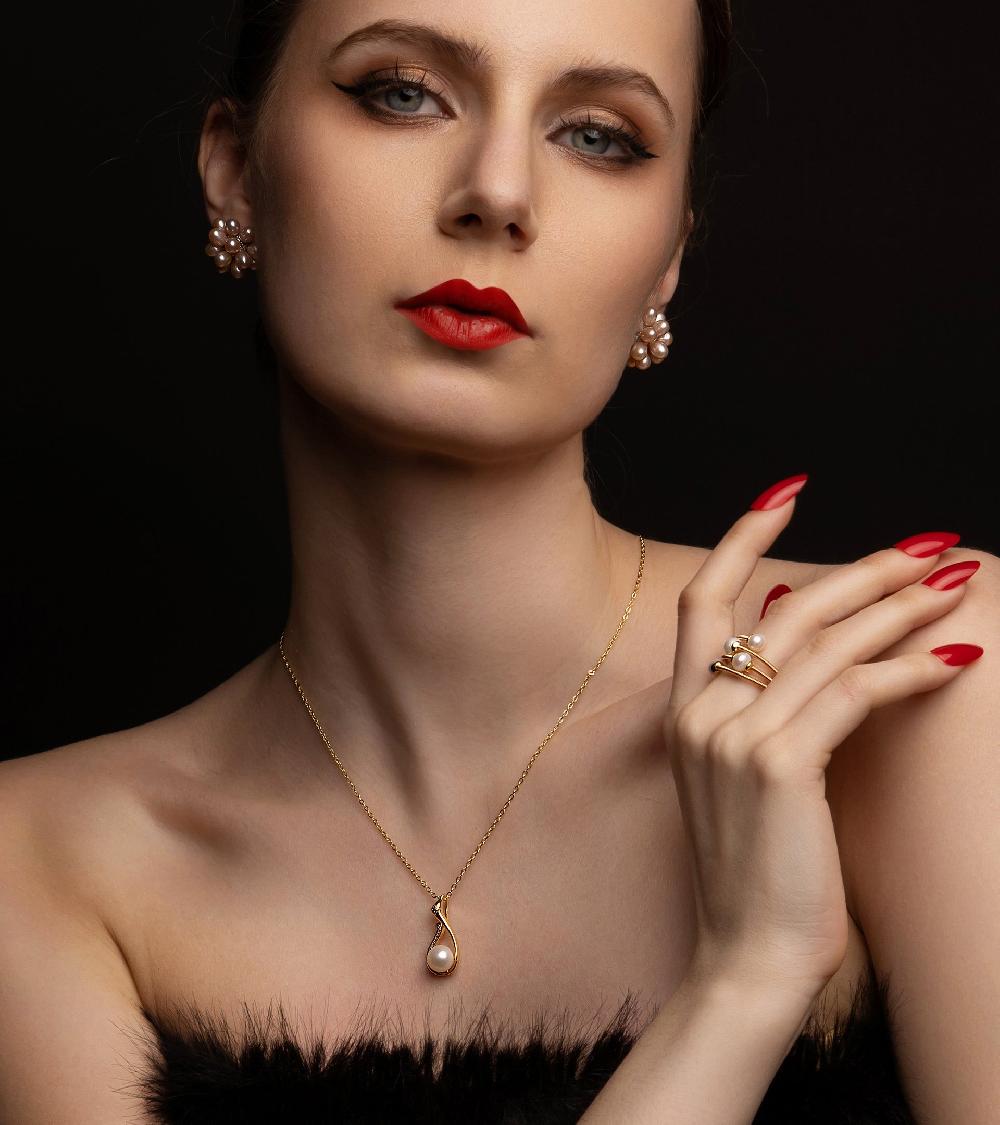 Les Basiles PENDENTIF PERLA AQUILIA En Perles D'Akoya Montées Sur Argent Sterling 925 Plaqué Or 18 Carats