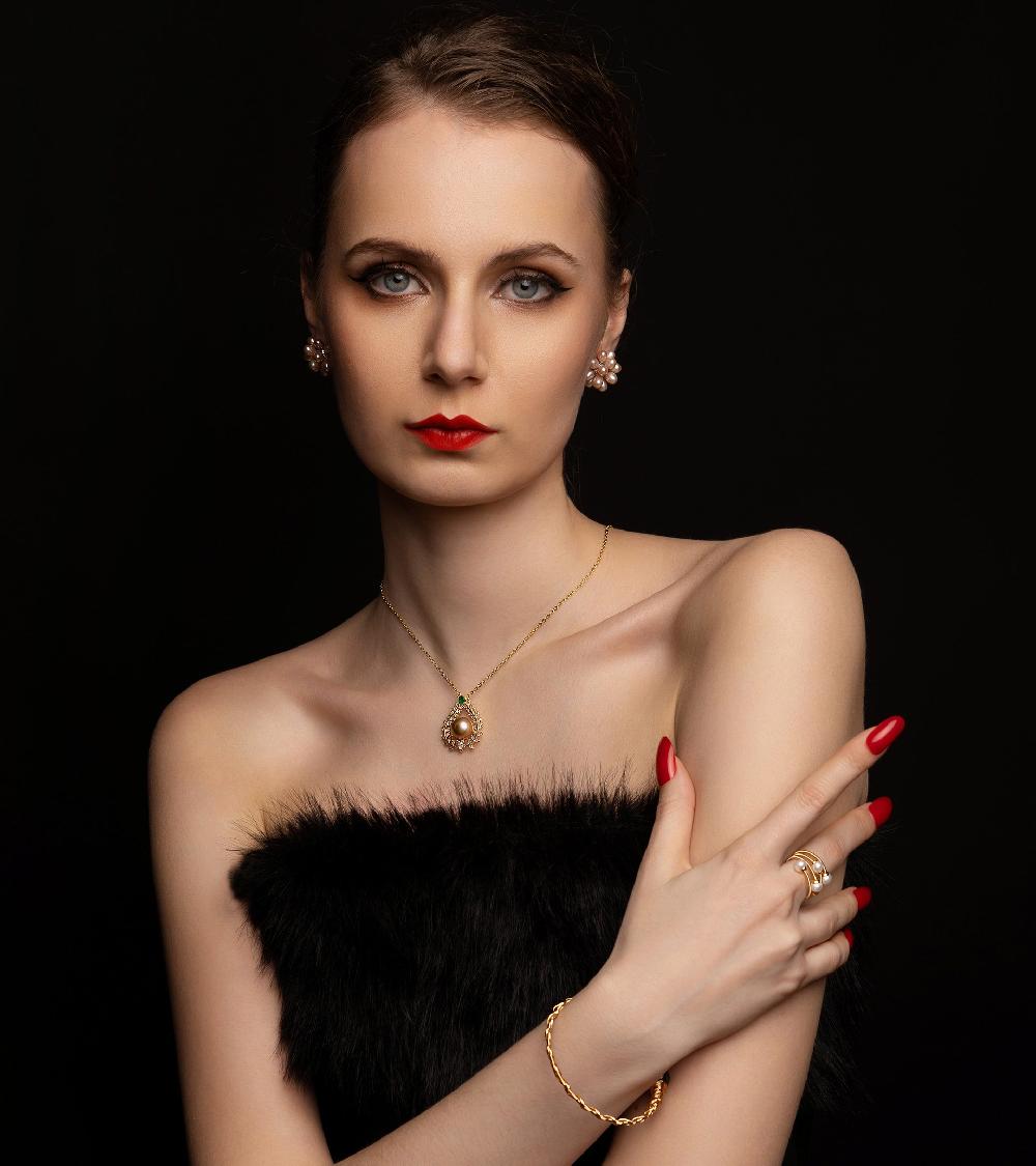 Les Basiles PENDENTIF PERLA DOMNA En Perles D'Akoya Montées Sur Argent Sterling 925 Plaqué Or 18 Carats