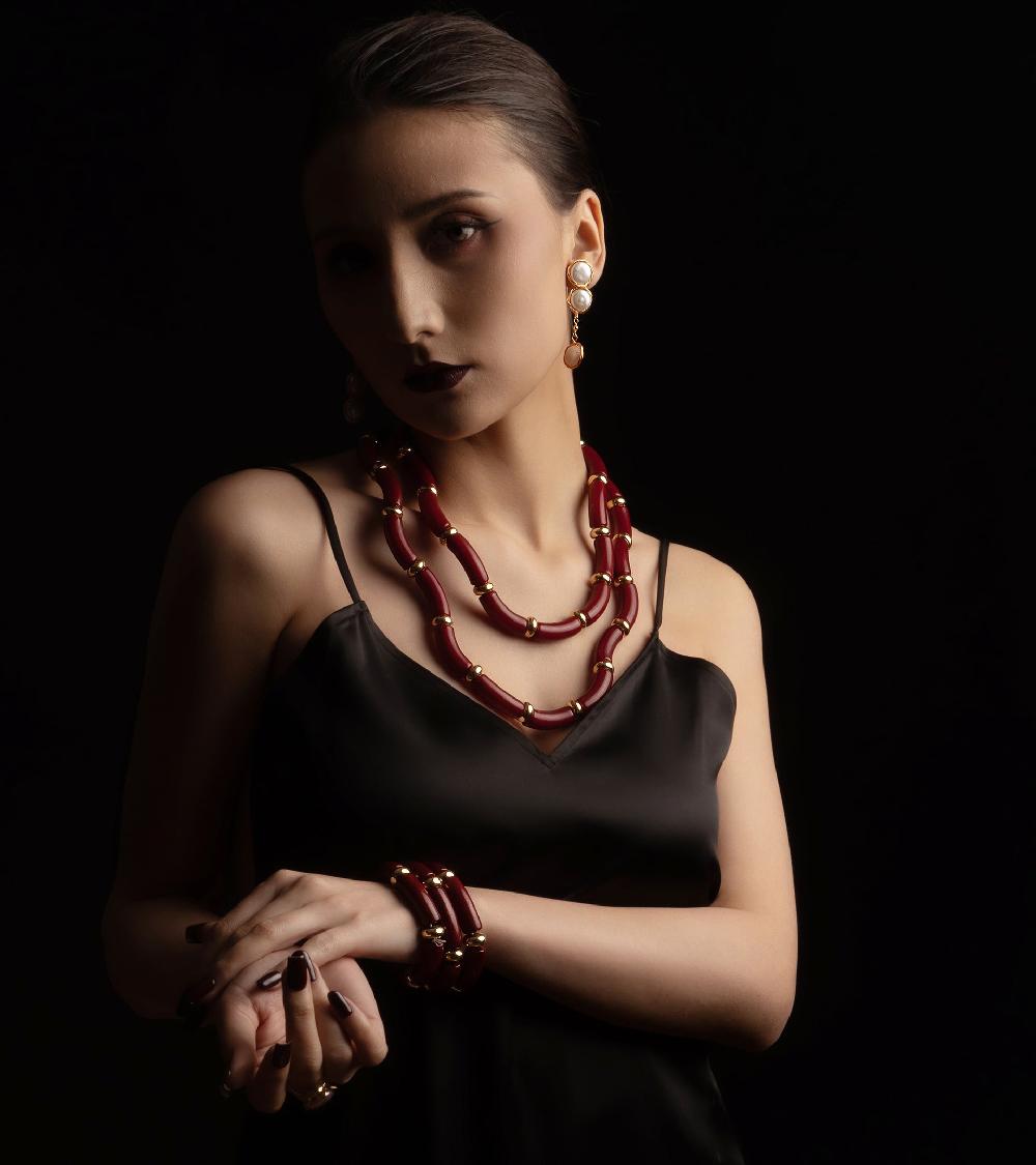 Les Basiles SET DE 2 COLLIERS STEFANIE En Corail Monté Sur Laiton Plaqué Or 18 Carats