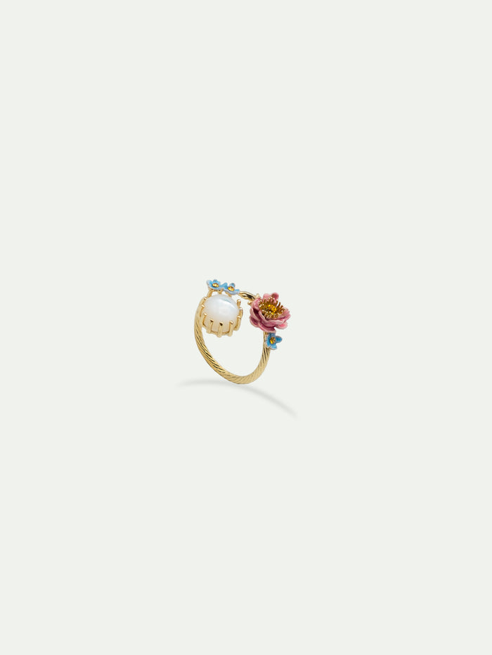 les néréides Adjustable Ring with Pink and Blue Flowers and Round Mother of Pearl Stone - Multicolor