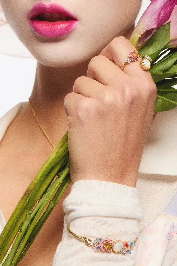 Les Néréides Bangle Bracelet Adorned With Pink And Blue Flower And Mother Of Pearl Round Stone - S / Gold