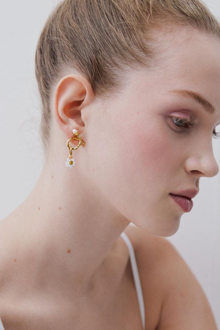 Les Néréides Daffodil Pendant - Excitement And Renewal - Multicolor