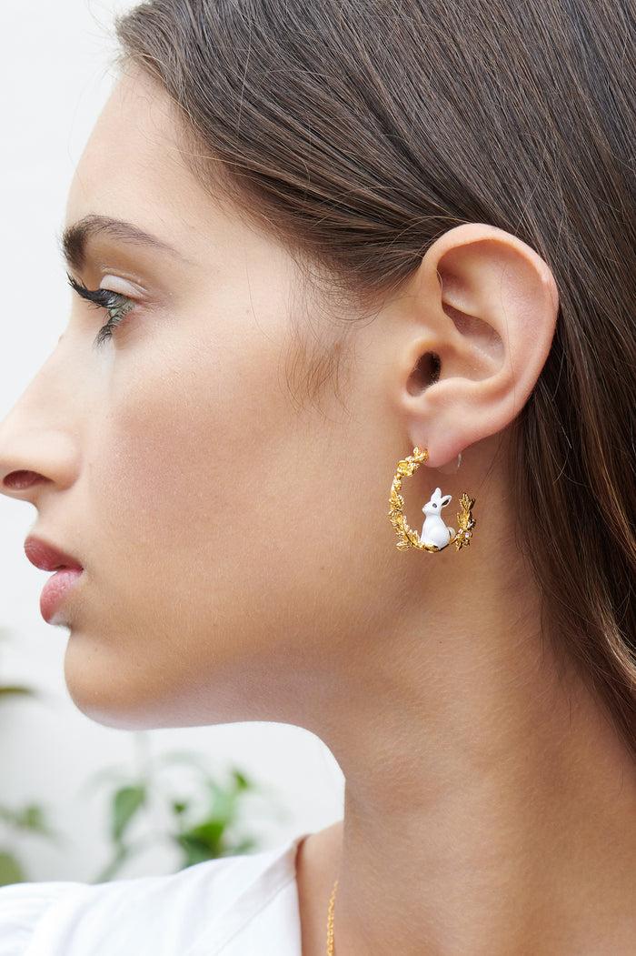 Les Néréides ENCHANTED ENCOUNTER Bunny On Golden Branch Stud Creoles - White