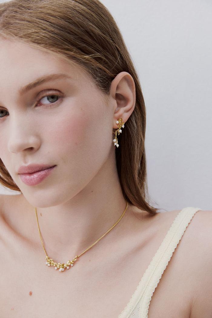 Les Néréides Gold And White Post Earrings With Laurel Arch And Cultured Pearls - White