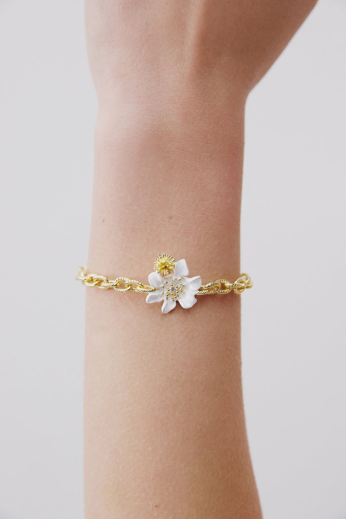 Les Néréides Large White Clematis And Japanese Kerria Bracelet - White