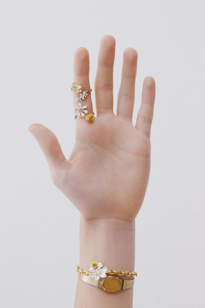 Les Néréides Large White Clematis And Japanese Kerria Bracelet - White