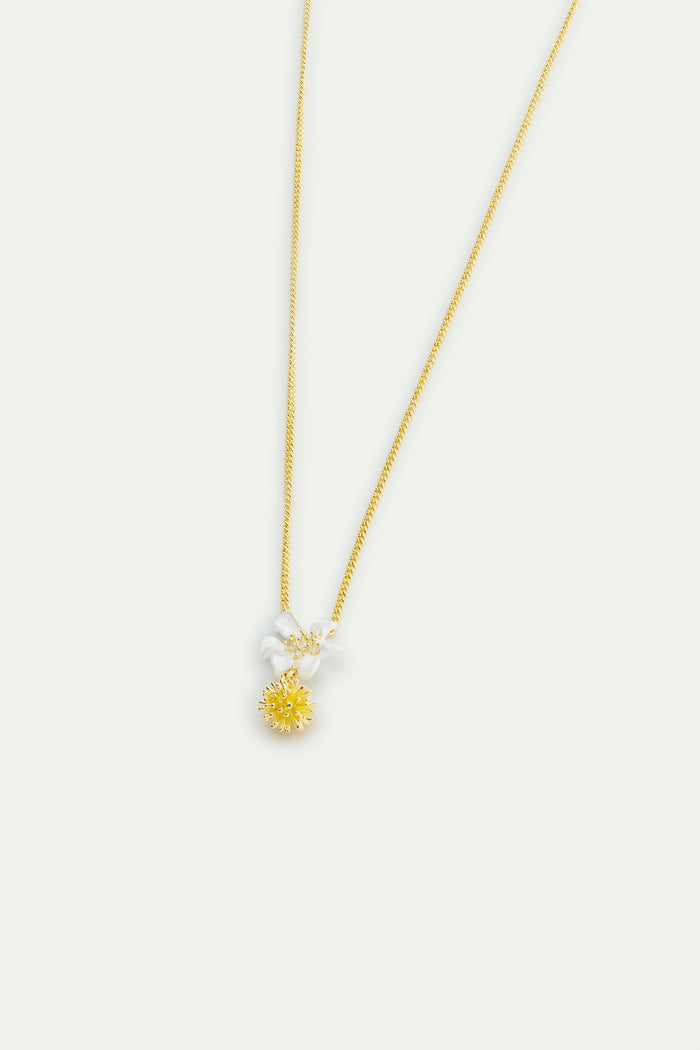 Les Néréides Large White Clematis And Japanese Kerria Necklace - White