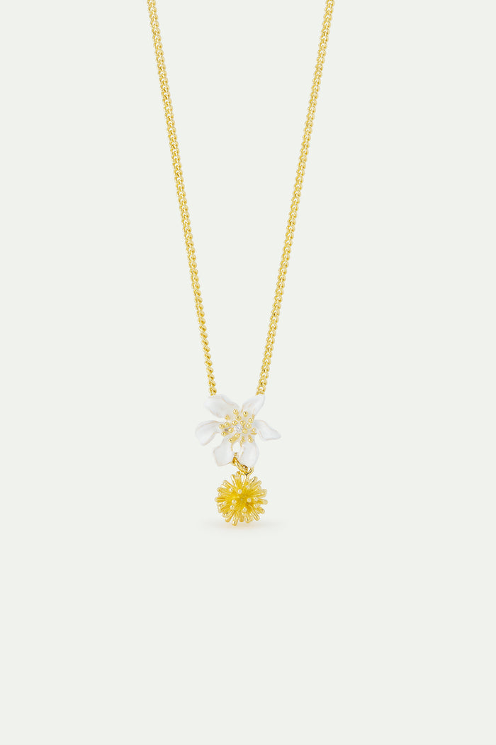 les néréides Large White Clematis and Japanese Kerria Necklace - White