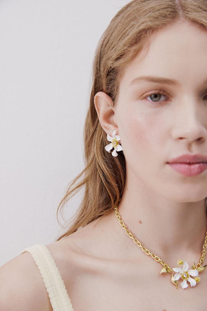 Les Néréides Large White Clematis Flower Post Earrings - White