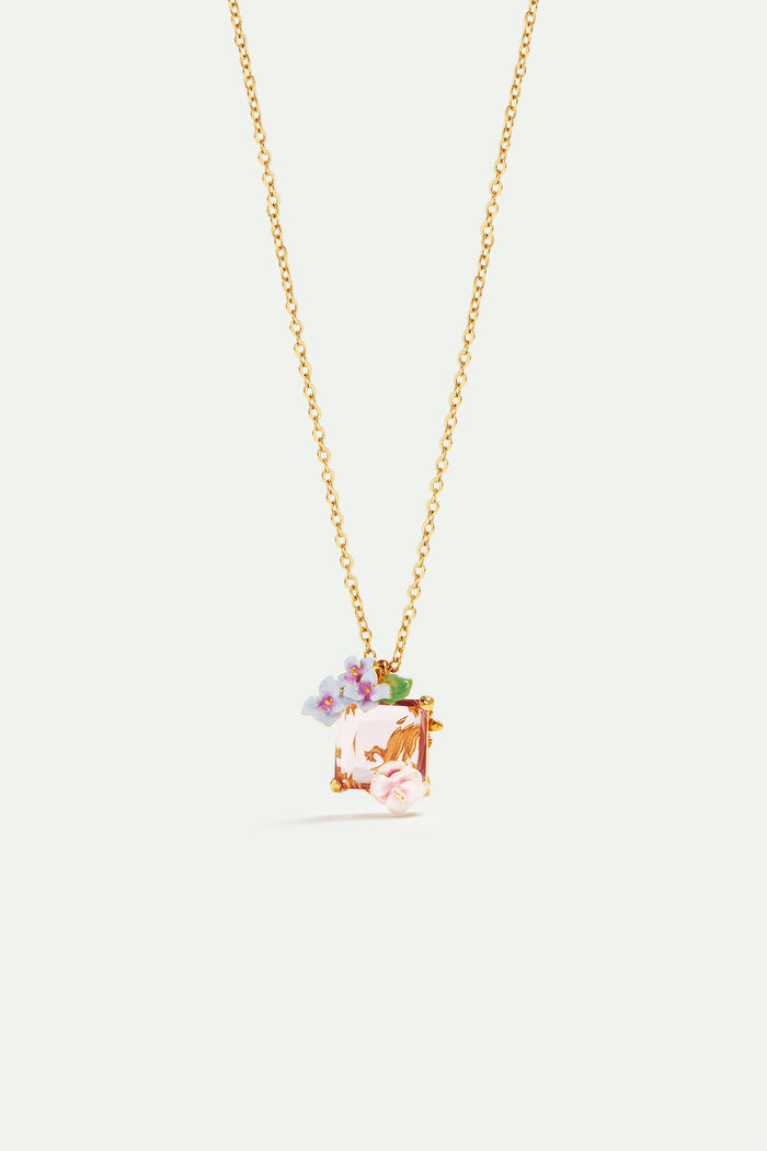 les néréides Lizard Pink Cut Stone and Hydrangea Pendant Necklace - Pink
