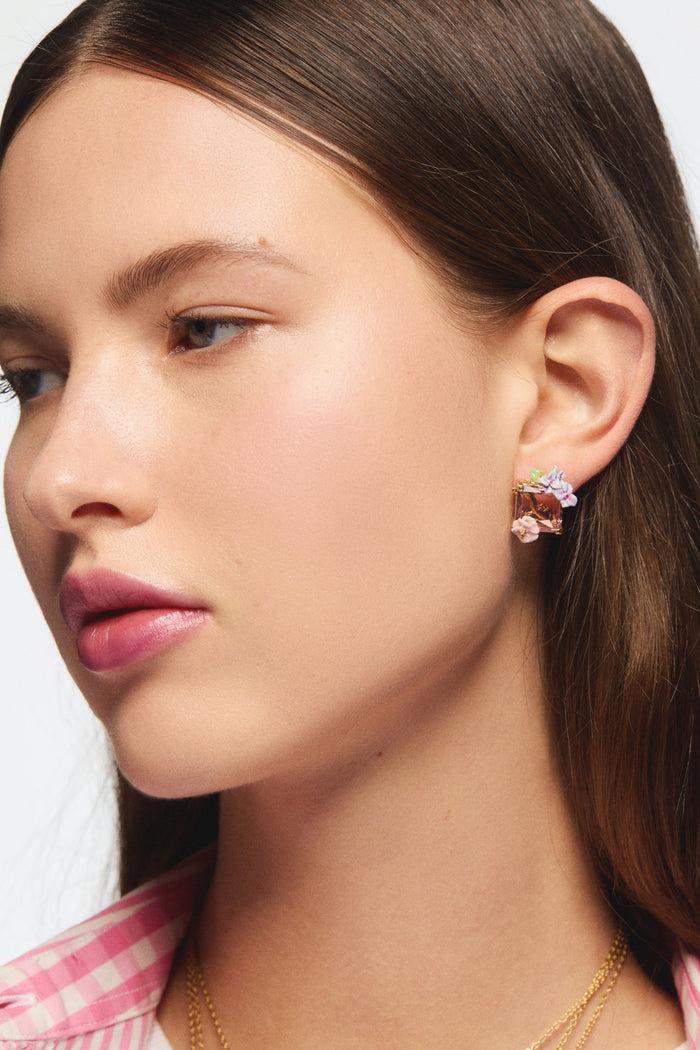 Les Néréides Lizard Post Earrings With Pink Cut Stone And Hydrangea Flowers - Multicolor