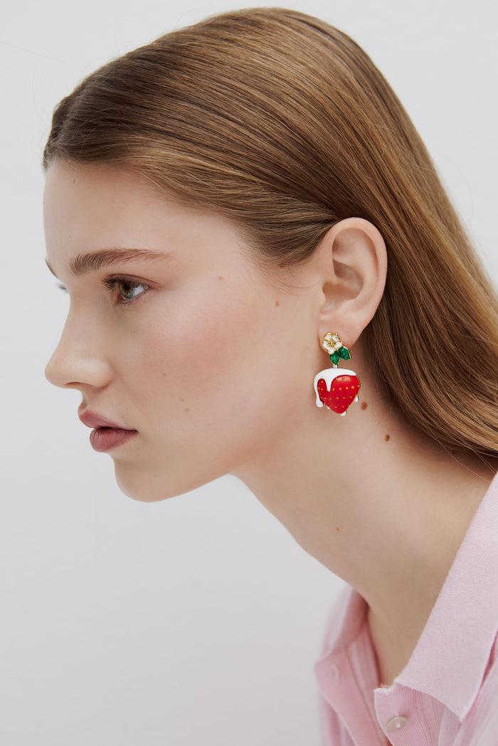Les Néréides N2 Strawberry And Cream With White Flower Post Earrings - Multicolor