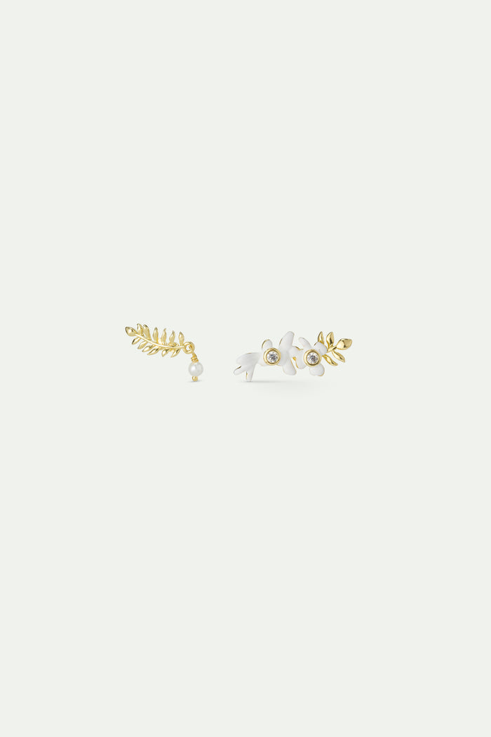les néréides Post Earrings with Golden Laurel - White Wisteria and Cultured Pearl - White