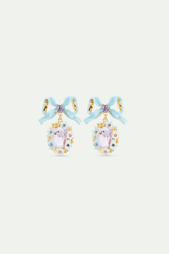 les néréides Purple Faceted Stone Wedding Post Earrings with Flowers and A Blue Bow - Multicolor