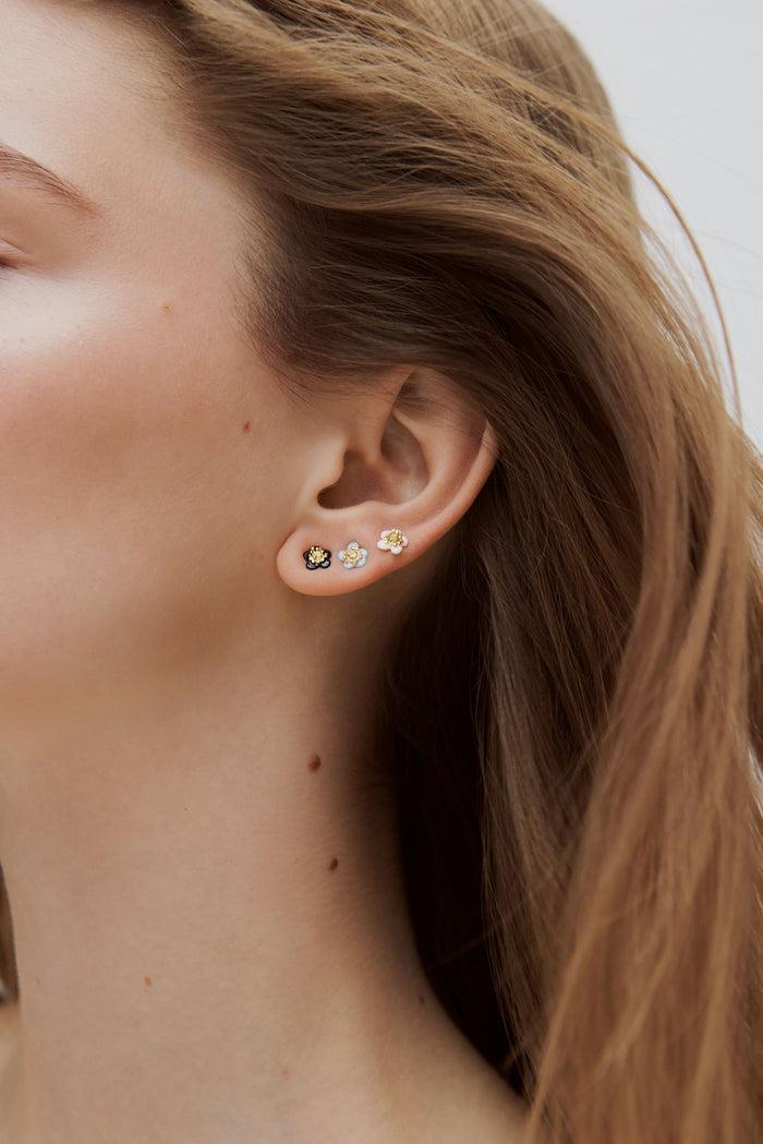 Les Néréides Single Earring With A Pink Flower And A Faceted Stone - Pink