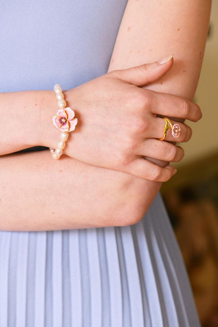 Les Néréides Thousand Pansies Pink Pansy And Freshwater Pearl Adjustable Ring - Pink