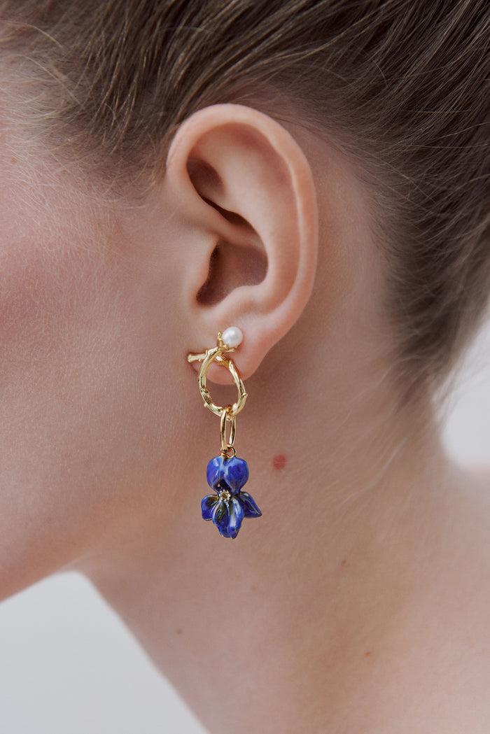 Les Néréides Vincent's Iris Pendant - Magnetism And Knowledge - Purple