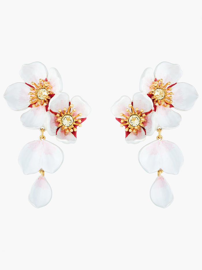 les néréides White Cherry Blossom Dangling Earrings - Blanc