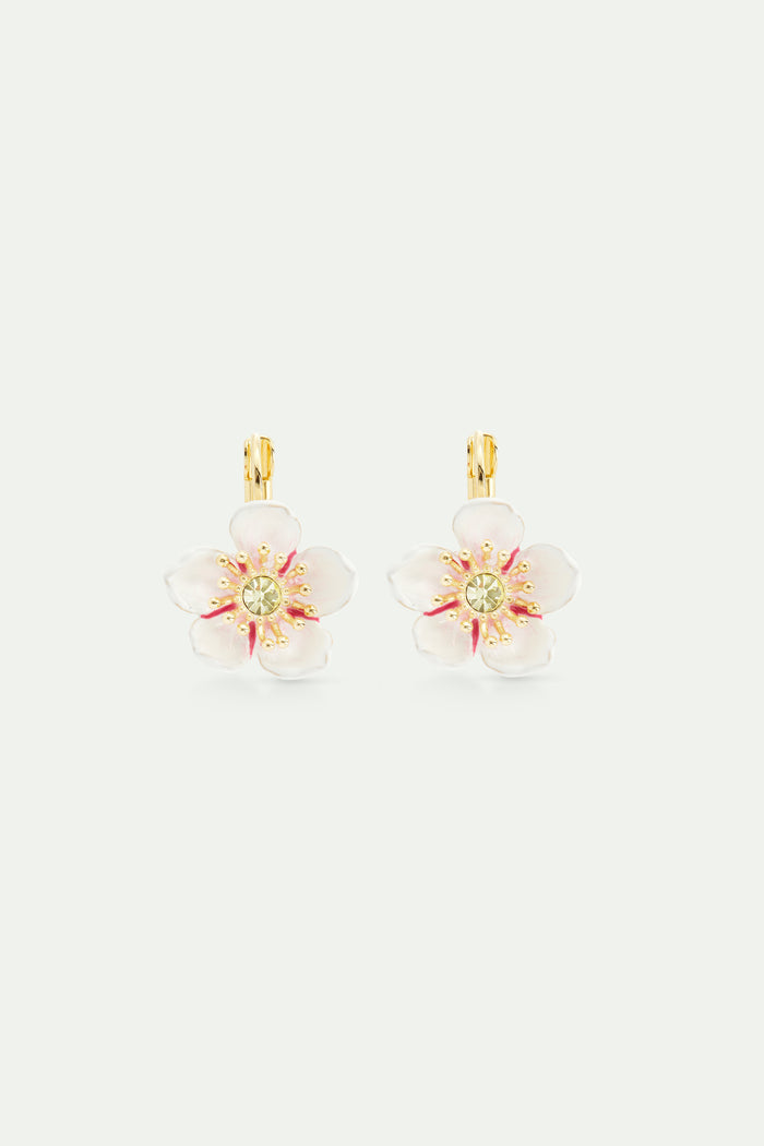 les néréides White Cherry Blossom Sleeper Earrings - White