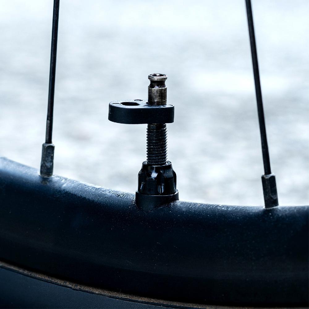 Lezyne ABS PRO CLIK™ CHUCK WITH CLIK VALVE® CORES