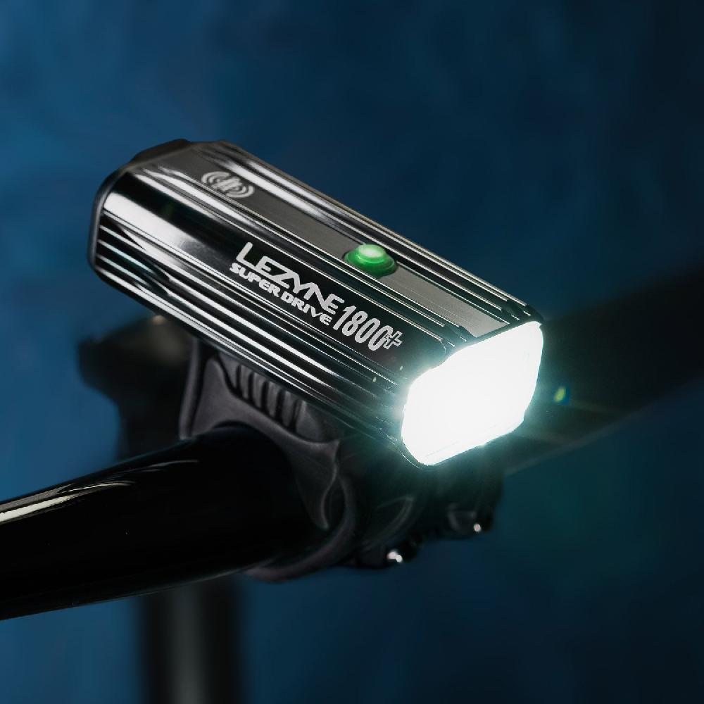 Lezyne SUPER DRIVE 1800+ SMART FRONT