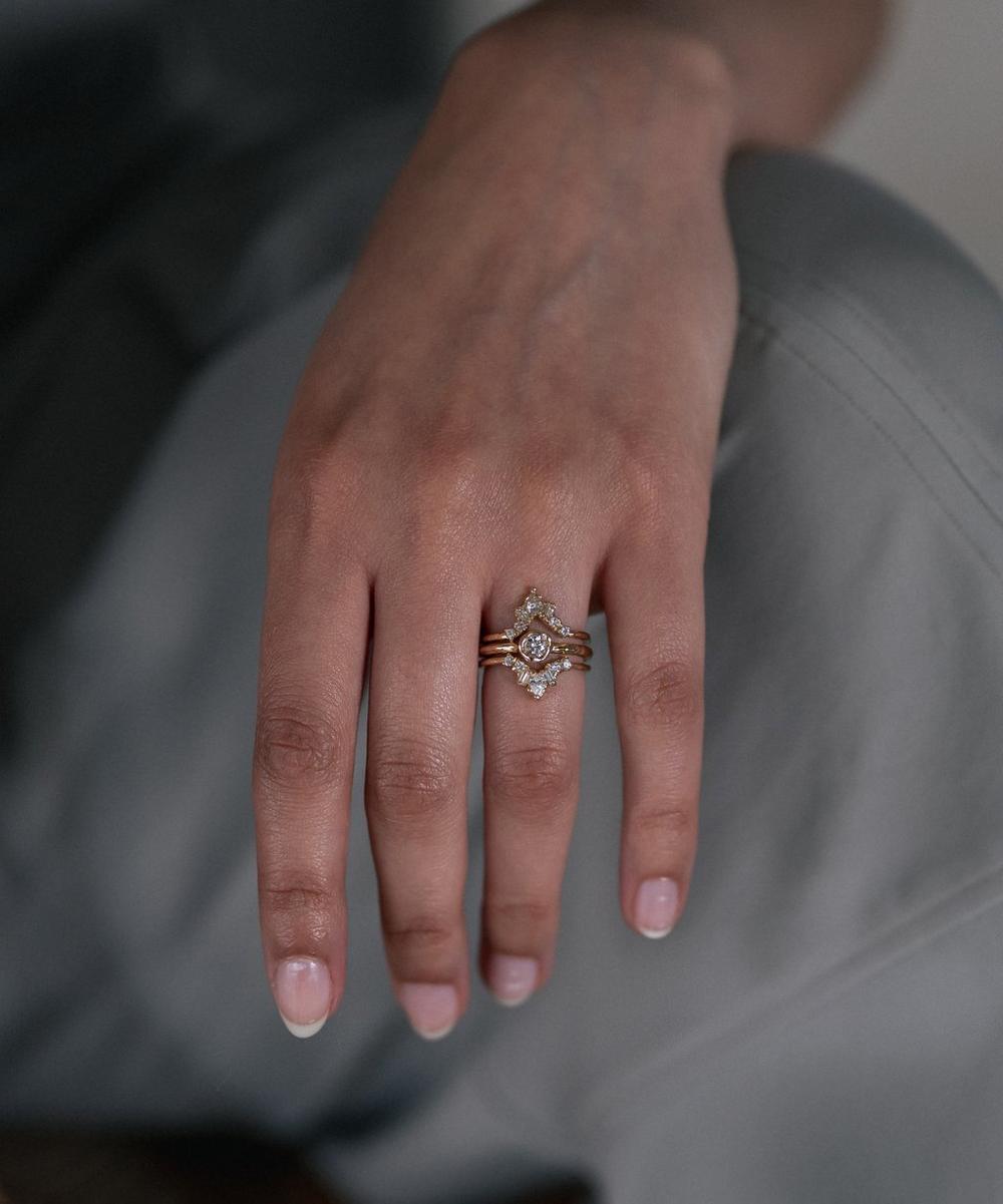 liberty london Ellis Mhairi Cameron 14ct Gold Armach Mixed Diamond V Shape Scatter Ring