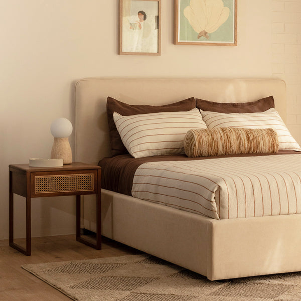 Life Interiors Dane Queen Bed