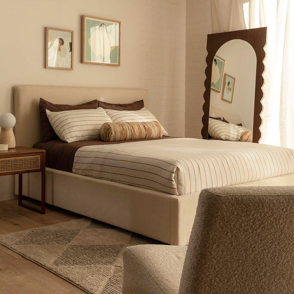 Life Interiors Dane Queen Bed