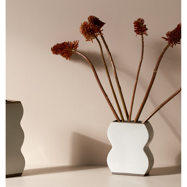 Life Interiors Form Vase (Small)