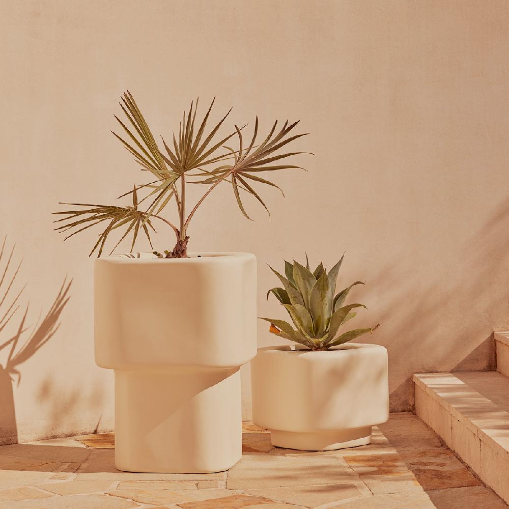 life interiors Khouie Outdoor Planter (Large)