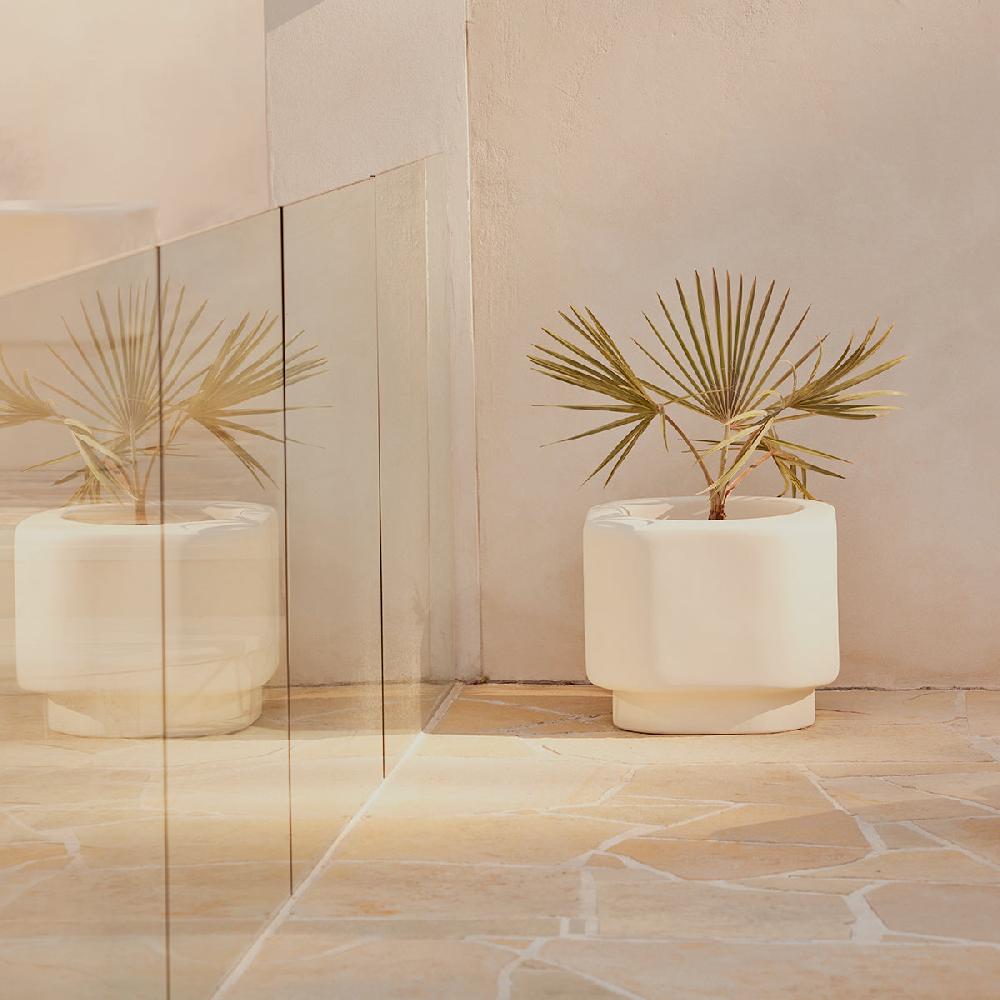 life interiors Khouie Outdoor Planter (Medium)