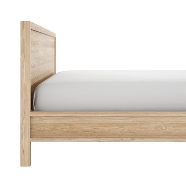 Life Interiors Solid Bed (Oak)