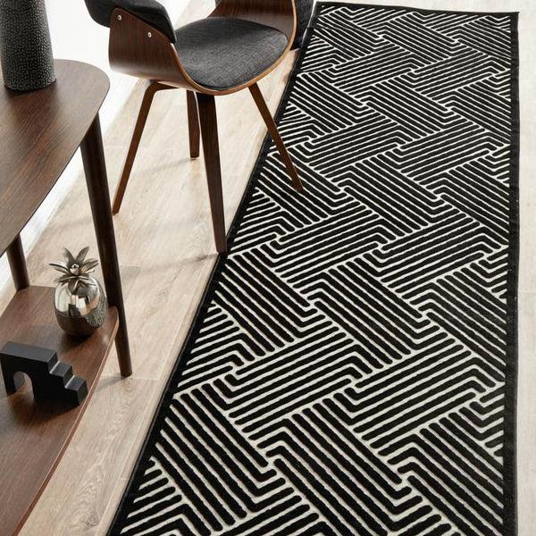 Life Interiors York Runner Rug (Black/Gold)