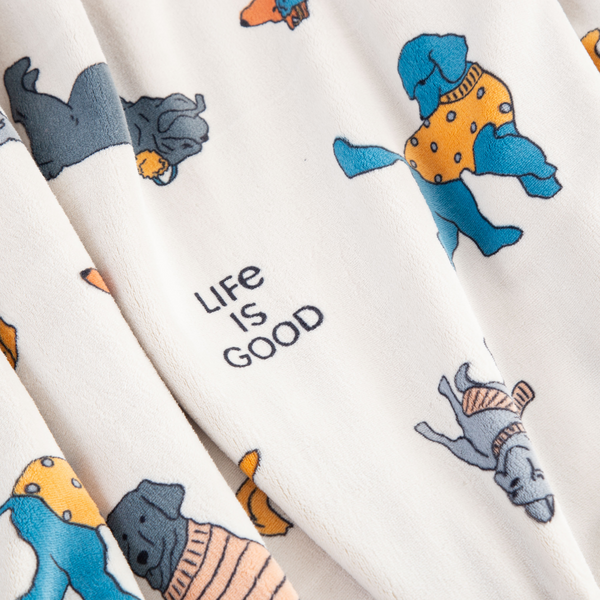 Life Is Good Winter Dogs Plush Throw Blanket
