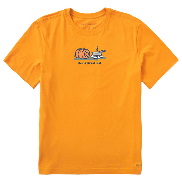 life is good Men's Bed and Breakfast Camping Short Sleeve Crusher Tee