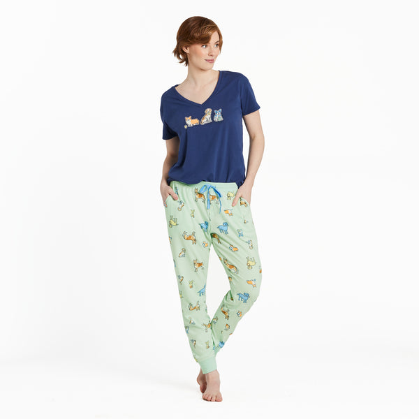 Life Is Good Women's Dog Playdate Snuggle Up Relaxed Sleep Vee