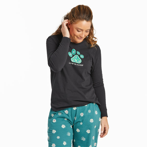 life is good Women's Holiday Paw Long Sleeve Snuggle Up Relaxed Sleep Tee
