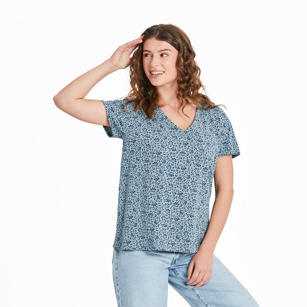 life is good Women's Leopard Paw Pattern Crusher-LITE Easy Vee