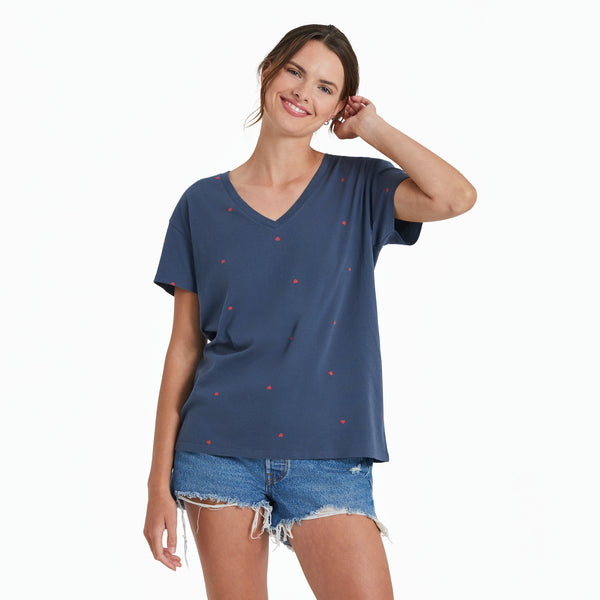 life is good Women's Scattered Heart Pattern Crusher-LITE Easy Vee