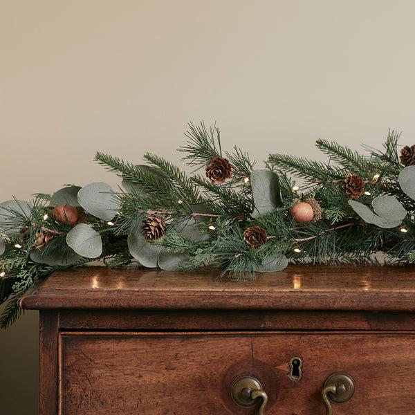 lights4fun 1.5m Pre Lit Acorn Christmas Garland