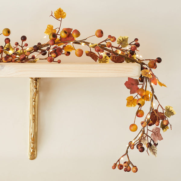 Lights4fun 1.5m Pre Lit Berry Autumn Garland