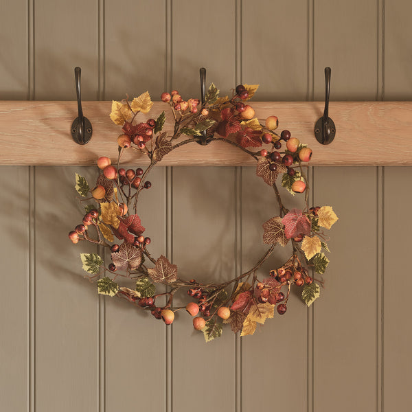 lights4fun 40cm Autumnal Berry Wreath