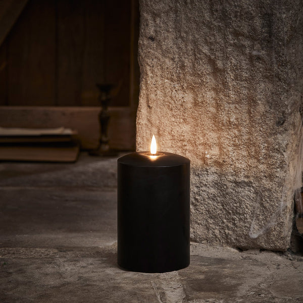lights4fun TruGlow® Black LED Chapel Candle 15cm