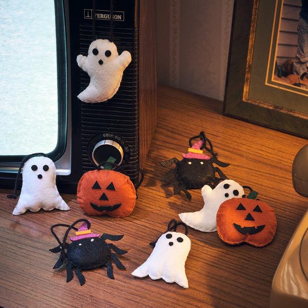 lights4fun Set of 8 Felt Halloween Character Hanging Decorations