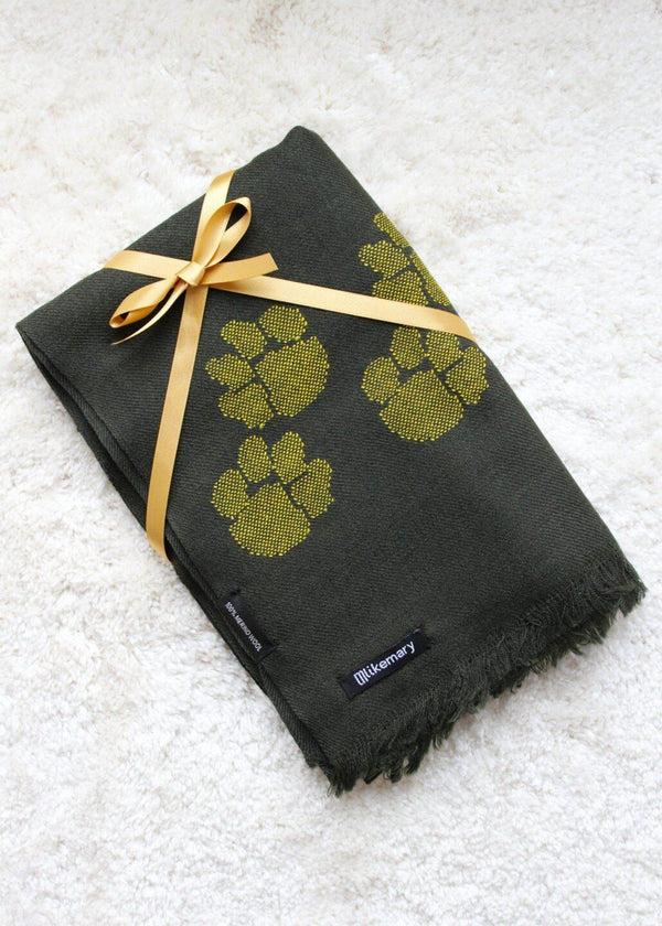 Likemary Merino Wool Handwoven Oversize Scarf With Paws Motif 72 X 200cm Camo Green