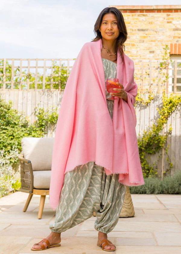 Likemary Merino Wool Shawl Scarf Handwoven In Rose Pink