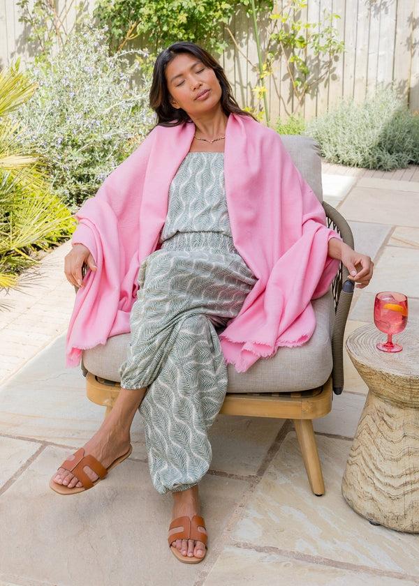 likemary Merino Wool Shawl Scarf Handwoven in Rose Pink