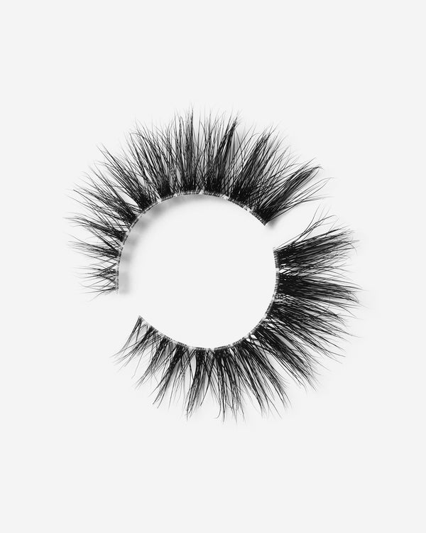 Lilly Lashes Flirtatious